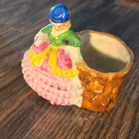 Vintage GOLD CASTLE CHINA Ceramic Porcelain "Crinoline Lady" Small Planter - Picture 9 of 12